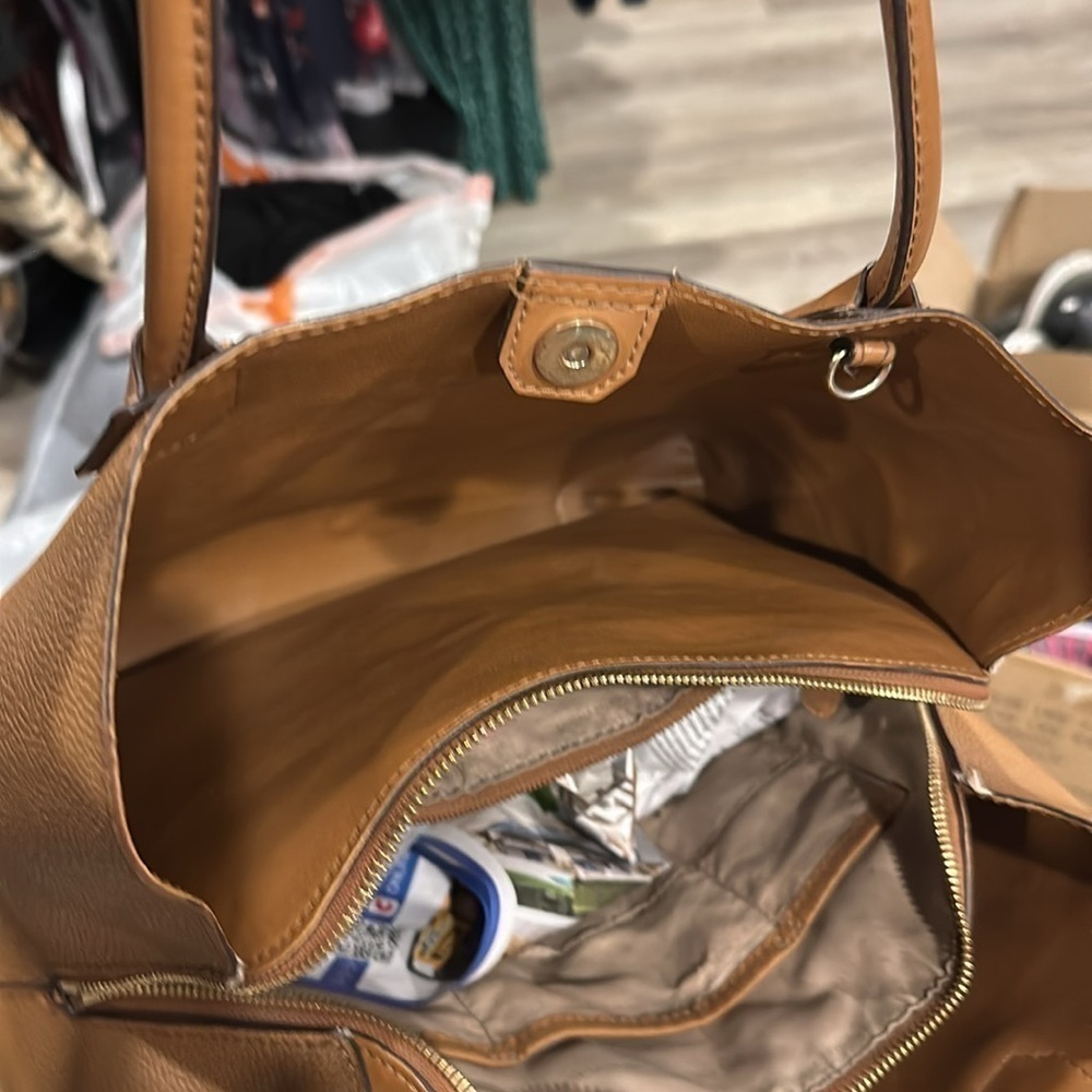 Michael Kors MD center zip tote - Picture 11 of 11